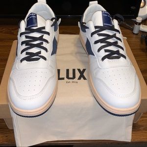 Men’s 9.5 Lux casual shoes
